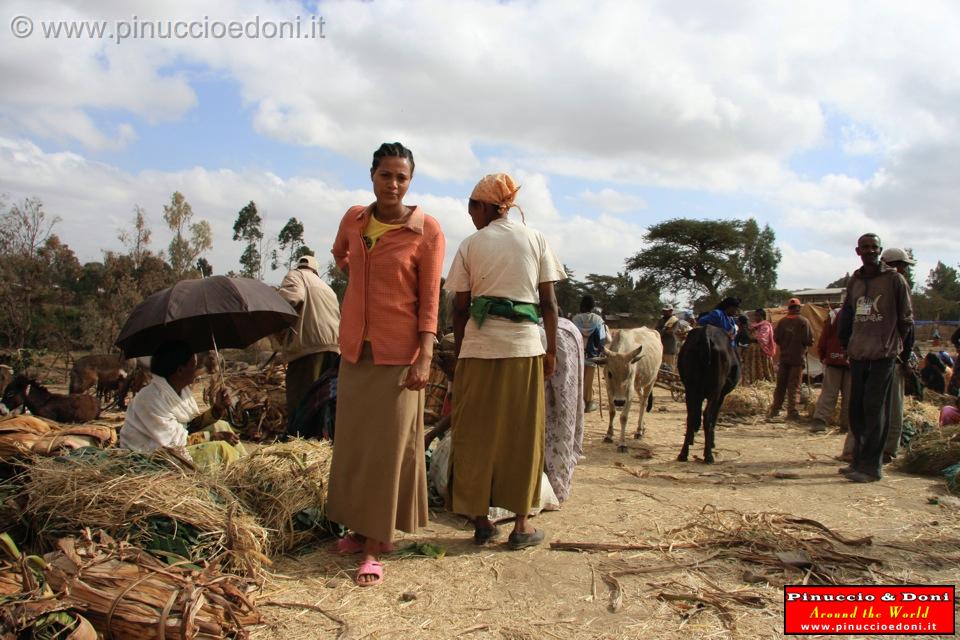 Ethiopia - Mercato lungo la strada per il sud - 05.jpg